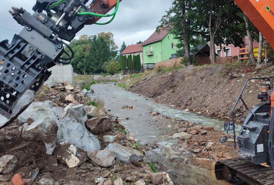 Stronie Śląskie - zabezpieczenie przeciwpowodziowe i naprawa uszkodzej tamy na potoku Morawka