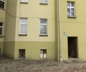 Nyski horror na Piłsudskiego. Mieszkał ze zwłokami 54-latka przez miesiąc! [ZDJĘCIA]