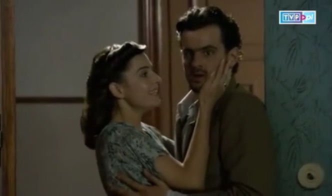 CZAS HONORU 5, odc. 62. Janek (Antoni Pawlicki) i Lena (Agnieszka Więdłocha)
