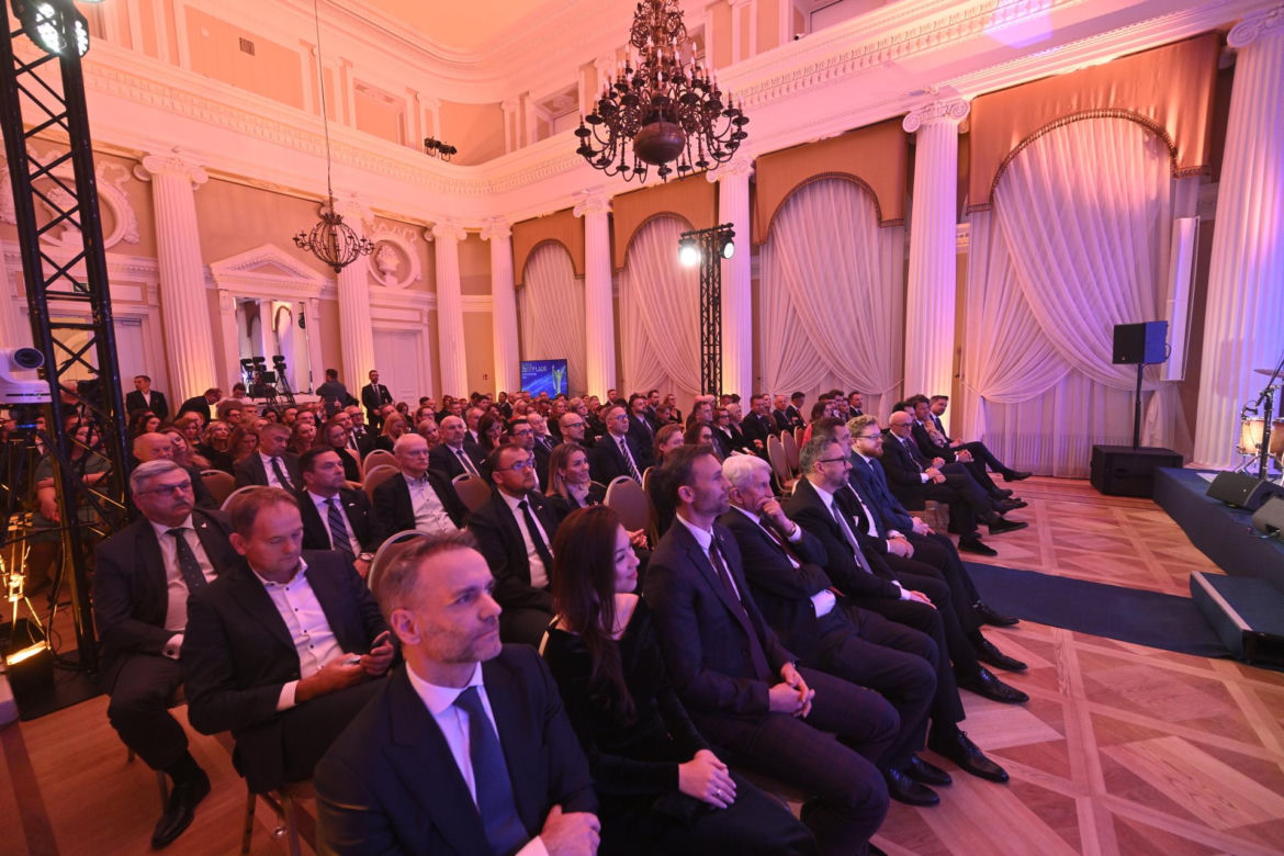 Posłanka Uznańska-Wieśniewska zadała szyku na gali Złoty Laur "Super Biznesu"