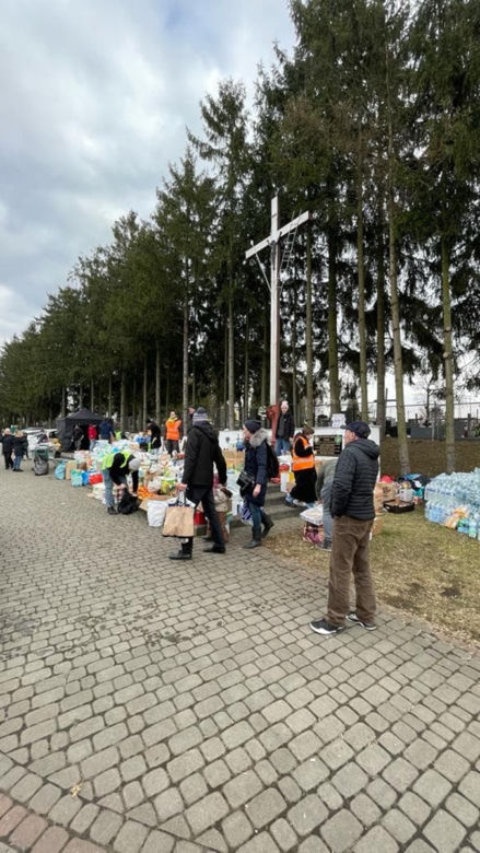 Ukraińscy pogranicznicy mają spore problemy z odprawą uchodźców uciekających przed wojną