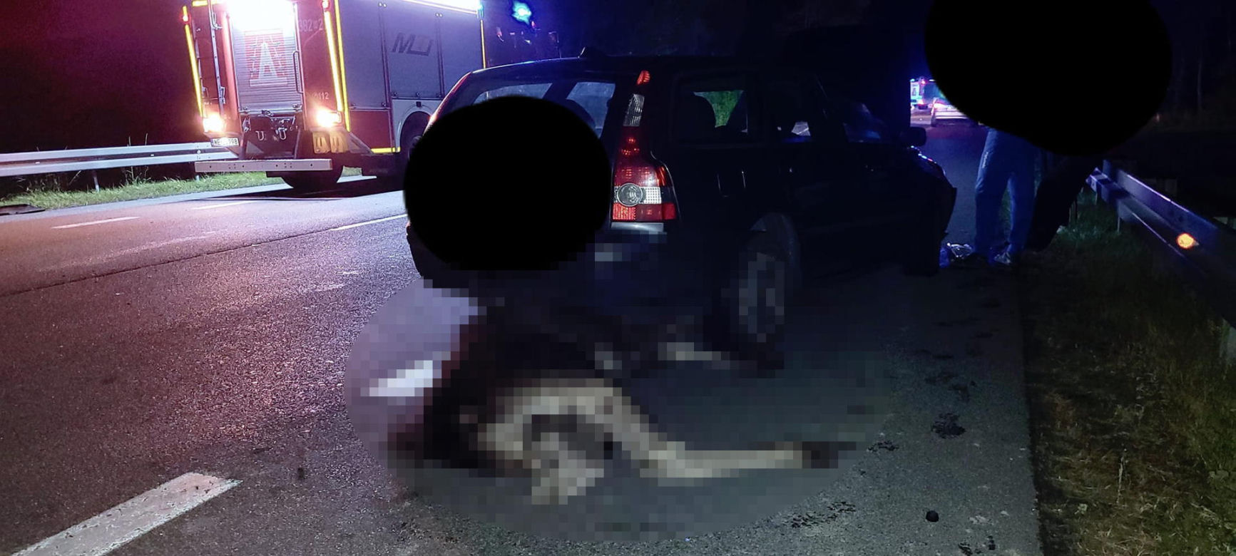Dramat pod Siedlcami. Najpierw zderzył się z łosiem, później huknął w naczepę ciężarówki 