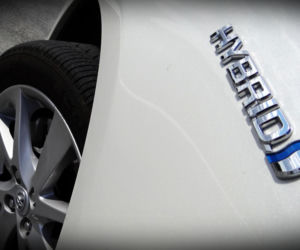 Toyota Yaris Hybrid 100
