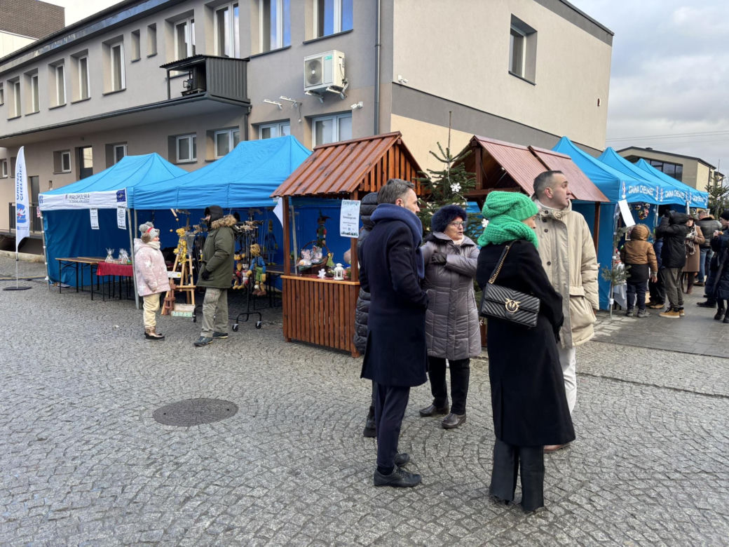 Jarmark Bożonarodzeniowy przy Astro Centrum w Chełmcu