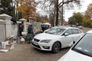 Nie jedź na cmentarz, nie wejdziesz. Zamknięte wszystkie cmentarze w Polsce