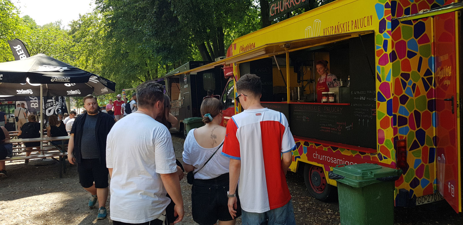 Trwa Festiwal Smaków Food Trucków w Olsztynie. Co dobrego można zjeść? [ZDJĘCIA]