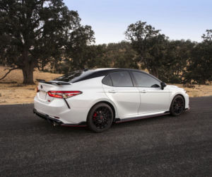 Toyota Camry TRD 3.5 V6 305 KM 8AT