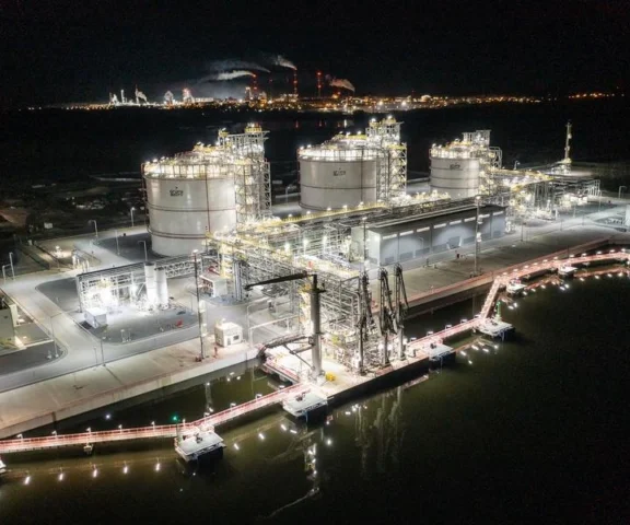 Wydali 7 mld zł, sprzedają za nieco ponad 1 mld. Prokuratura bada gigantyczną inwestycję PiS