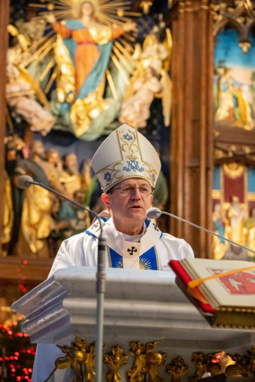 Arcybiskup Tadeusz Wojda zastąpił Głódzia. Kim jest i ile zarobi za posługę w kościele?