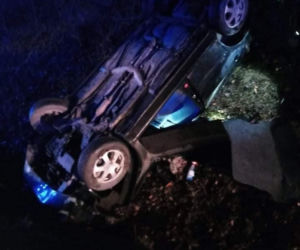 Poważny wypadek w gminie Obrowo koło Torunia. Auto dachowało