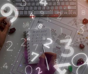 Szybka kartkówka z matematyki. Oblicz, ile wynosi x w równaniu: 2(x+3):3+4=10