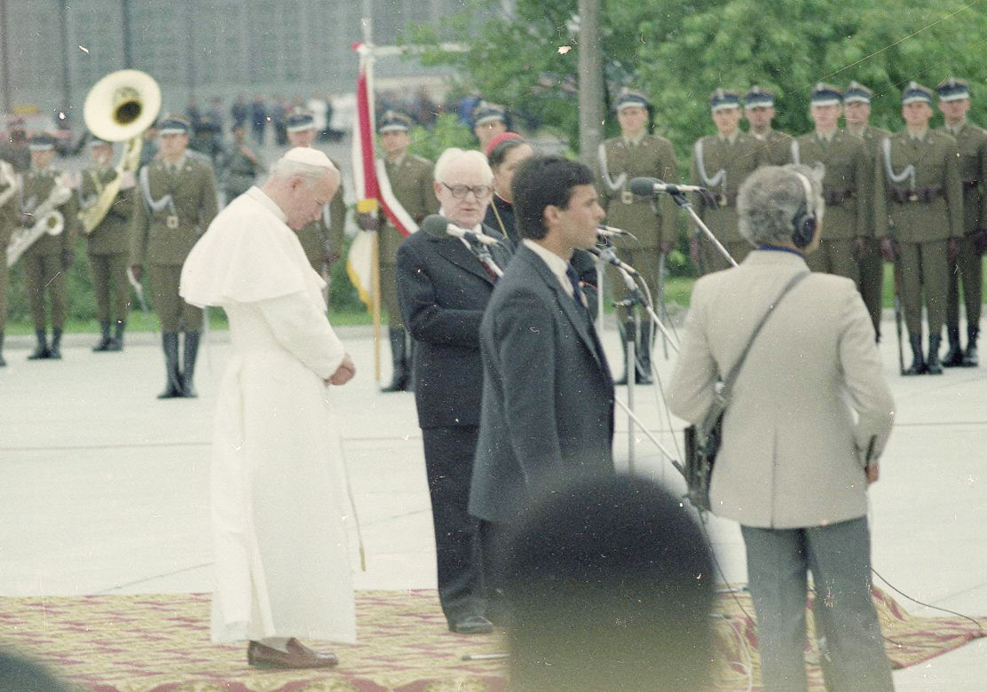 Towarzysze mamy problem !  Miał powiedzieć Edward Gierek, gdy Polak został papieżem