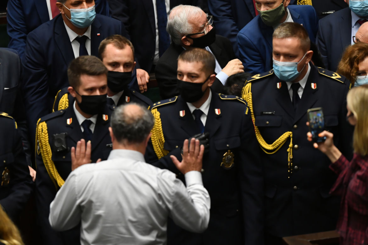 Zakłócenie obrad sejmu