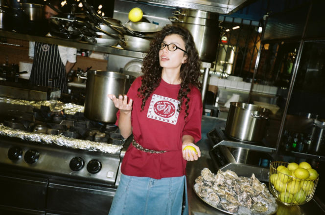 NAJI Studios prezentuje „The Oyster Club” – limitowaną kolekcję T-shirtów stworzonych we współpracy z Port Royal