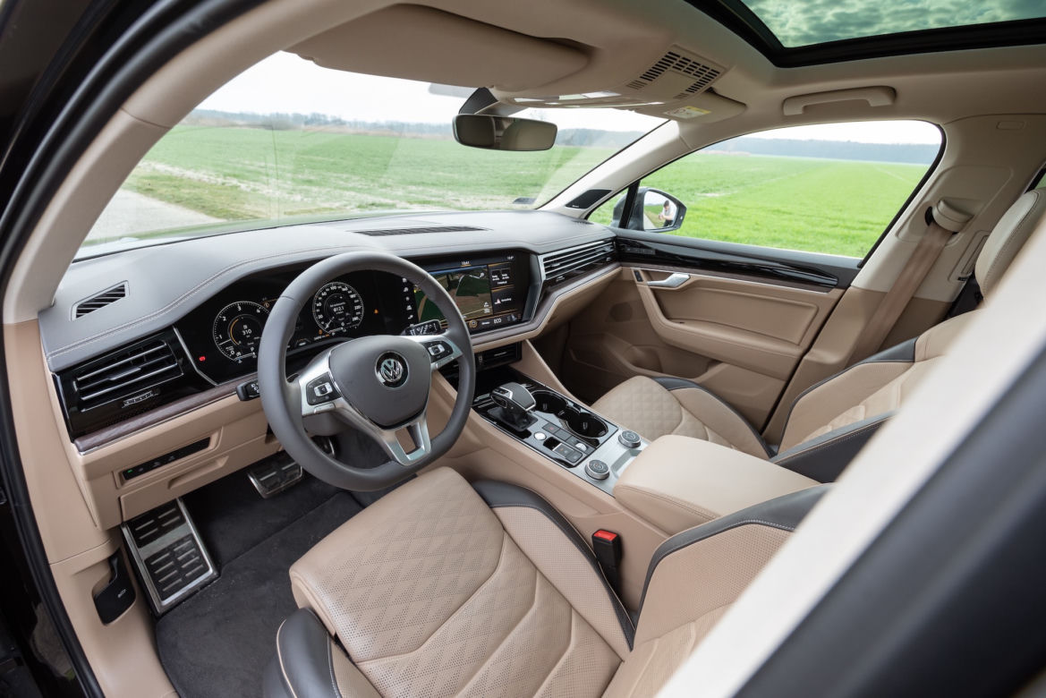 Volkswagen Touareg R Line 4.0 V8 TDI 422 KM