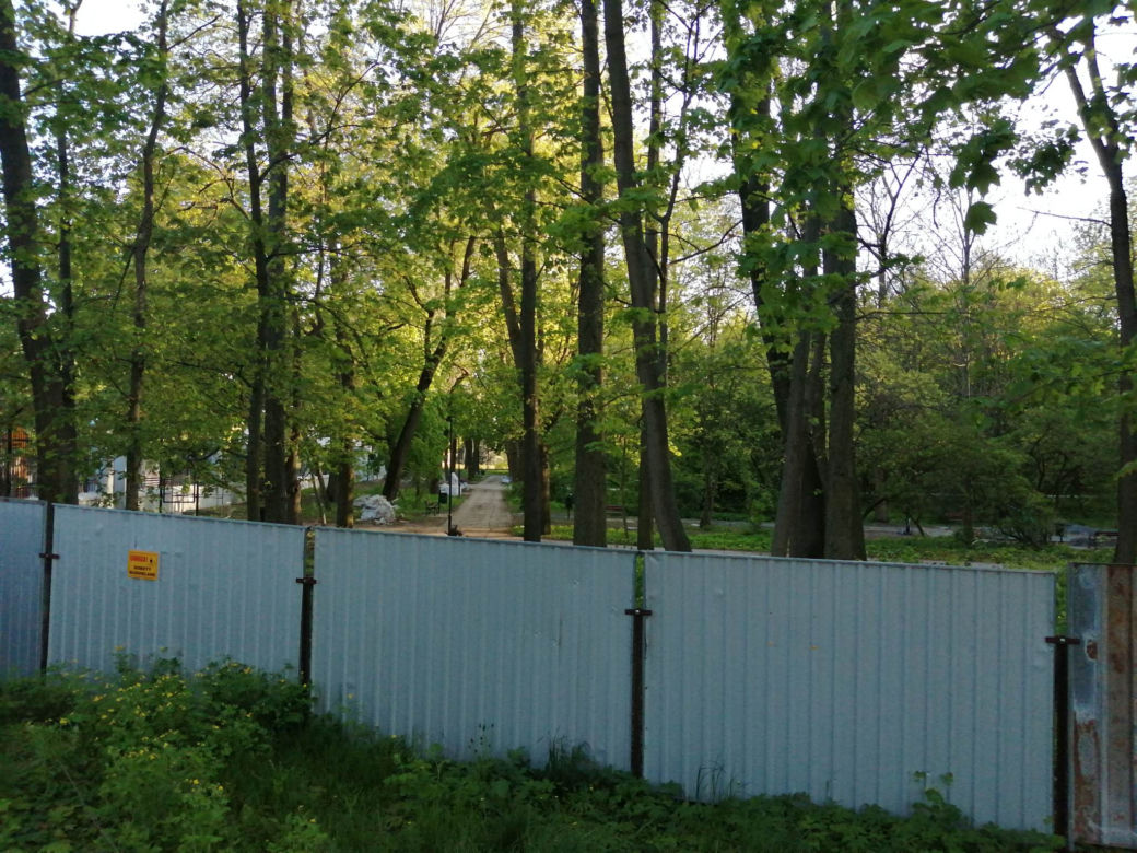 Na pierwszy rzut oka widać, że remont parku miejskiego Aleksandria w Siedlcach dobiega końca