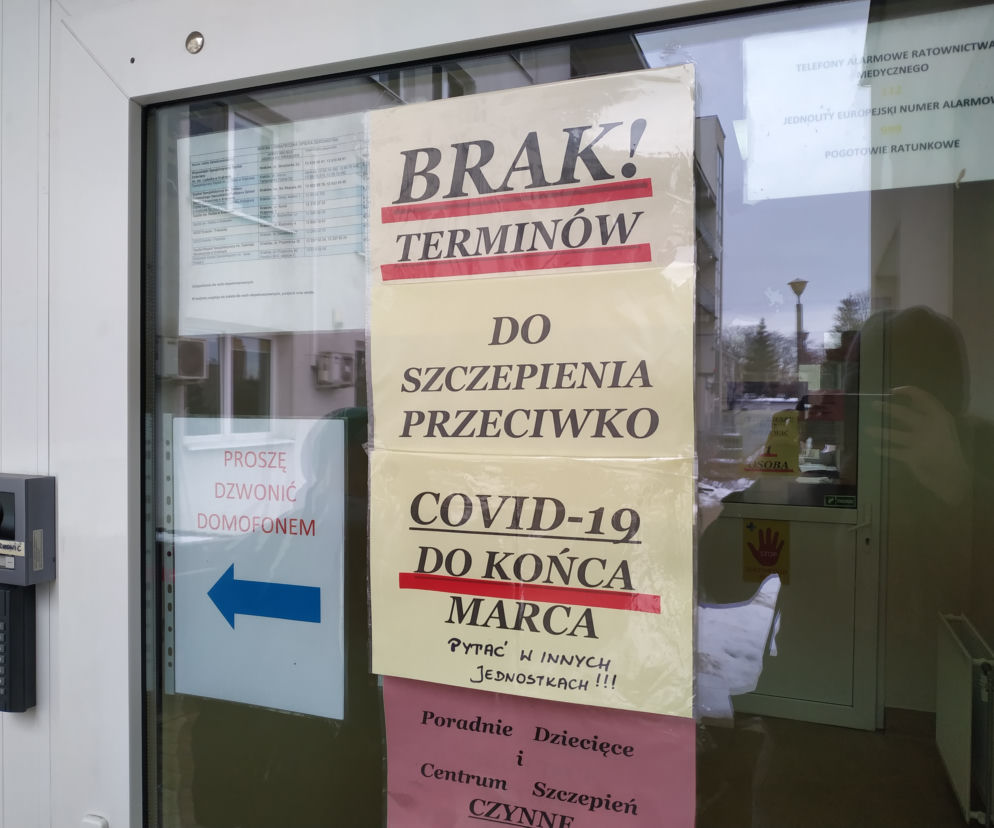 Zapisy na szczepienia osób 70+ ruszyły w Krakowie w atmosferze chaosu i dezinformacji