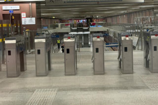 Wypadek śmiertelny w metrze! Duże utrudnienia dla podróżnych