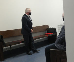 PIJANA ZAZDROŚĆ O MAŁY WŁOS NIE DOPROWADZIŁA DO TRAGEDII. KRYSTYNA S. PO PIJANEMU WYMYŚLIŁA, ŻE MĄŻ MA KOCHANKĘ. I PCHNĘŁA GO NOŻEM W PIERŚ