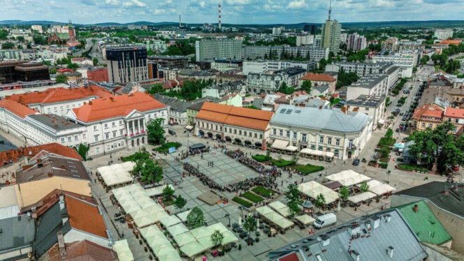 Do Kielc przyjeżdżają setki zuchów, harcerzy, instruktorów, a nawet seniorów, dla których powrót na te szlaki jest jak powrót do domu