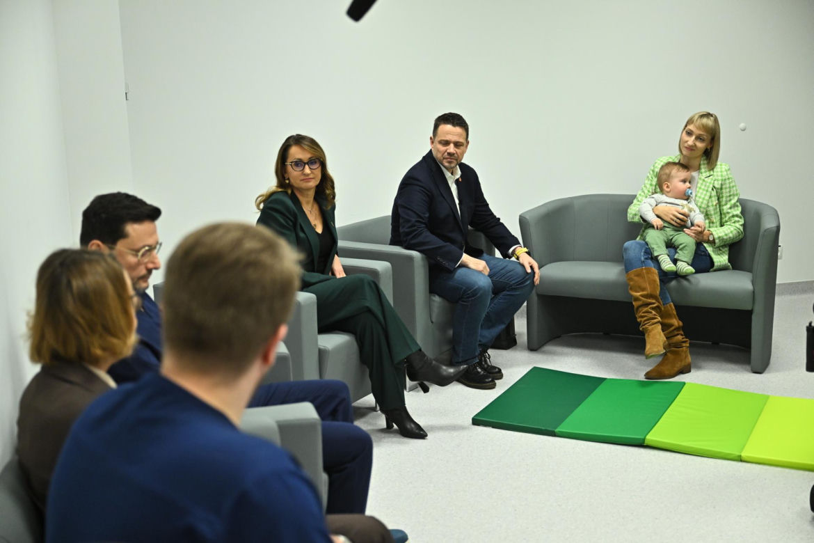 Zoperowali Tadziowi kręgosłup, gdy był jeszcze w brzuchu mamy. O Szpitalu Bielańskim mówi cały świat