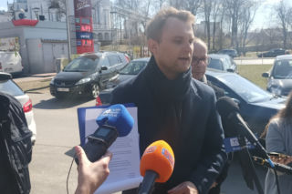 Orlen notuje gigantyczne zyski, a na stacjach paliw drożyzna 