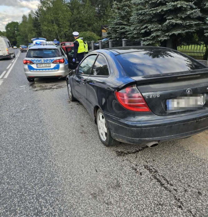 Policja. Pościg za Mercedesem