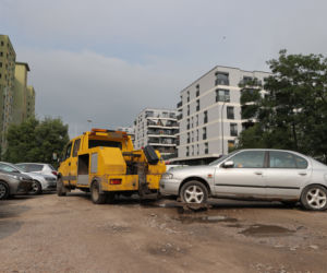 Sprzątamy miasto z wraków. Patrol SE na tropie porzuconych aut 