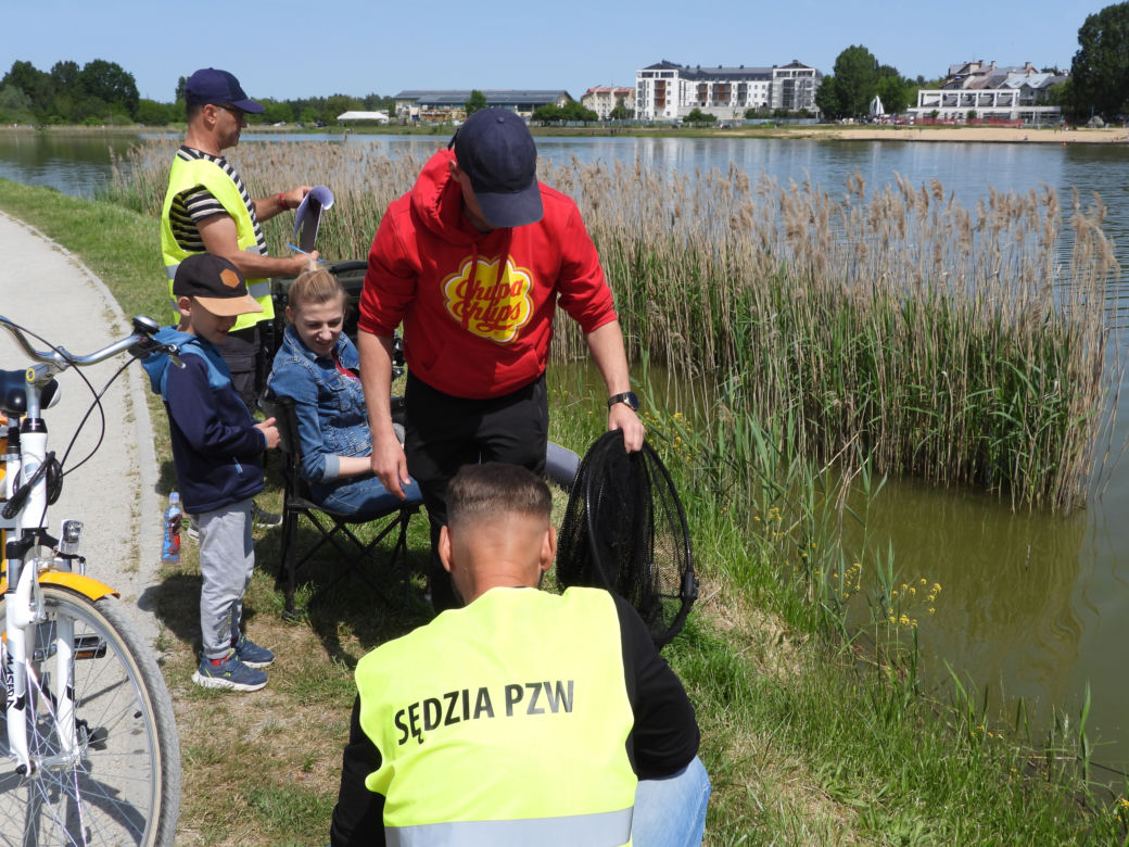 Zawody wędkarskie nad zalewem Muchawka i piknik wędkarski w Siedlcach