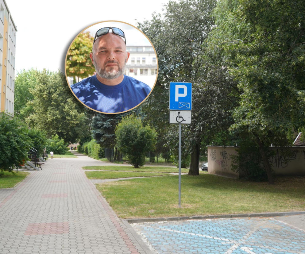 Chodnik przy bloku w Łomży. Na miniaturze Marcin Grodzki. O mandacie za koszenie trawy przeczytasz na SE Białystok.
