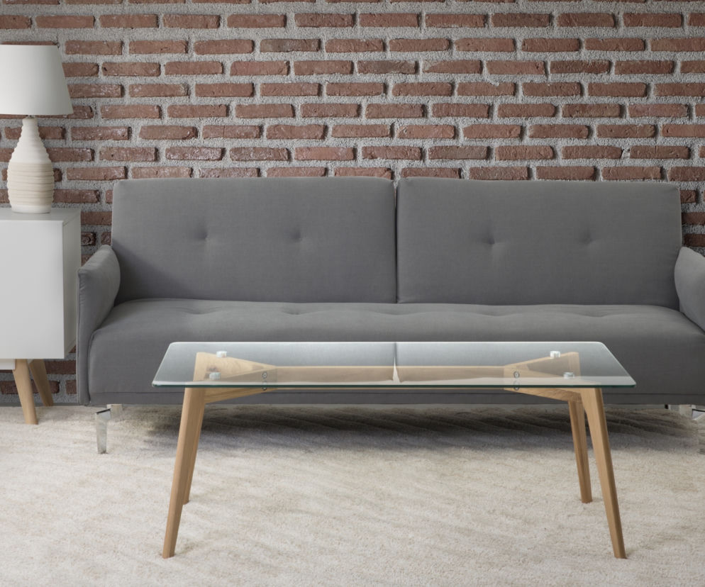 Szara sofa do salonu