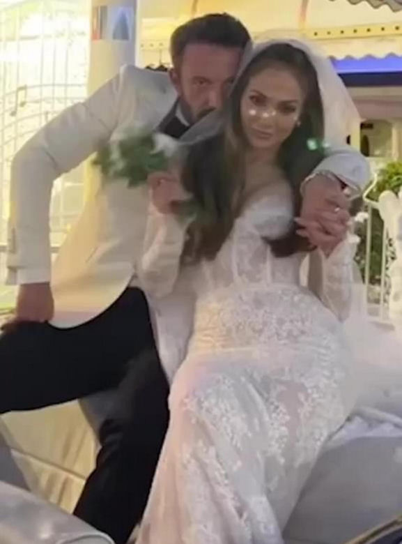 Jennifer Lopez pokazuje niepublikowane zdjęcia z Benem. "Najlepszy rok mojego życia". Co za foty!