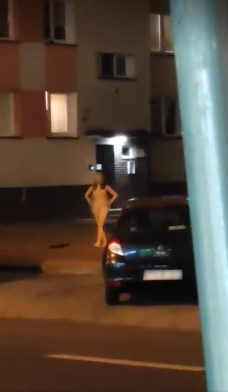 Naga kobieta na ulicach Świnoujścia