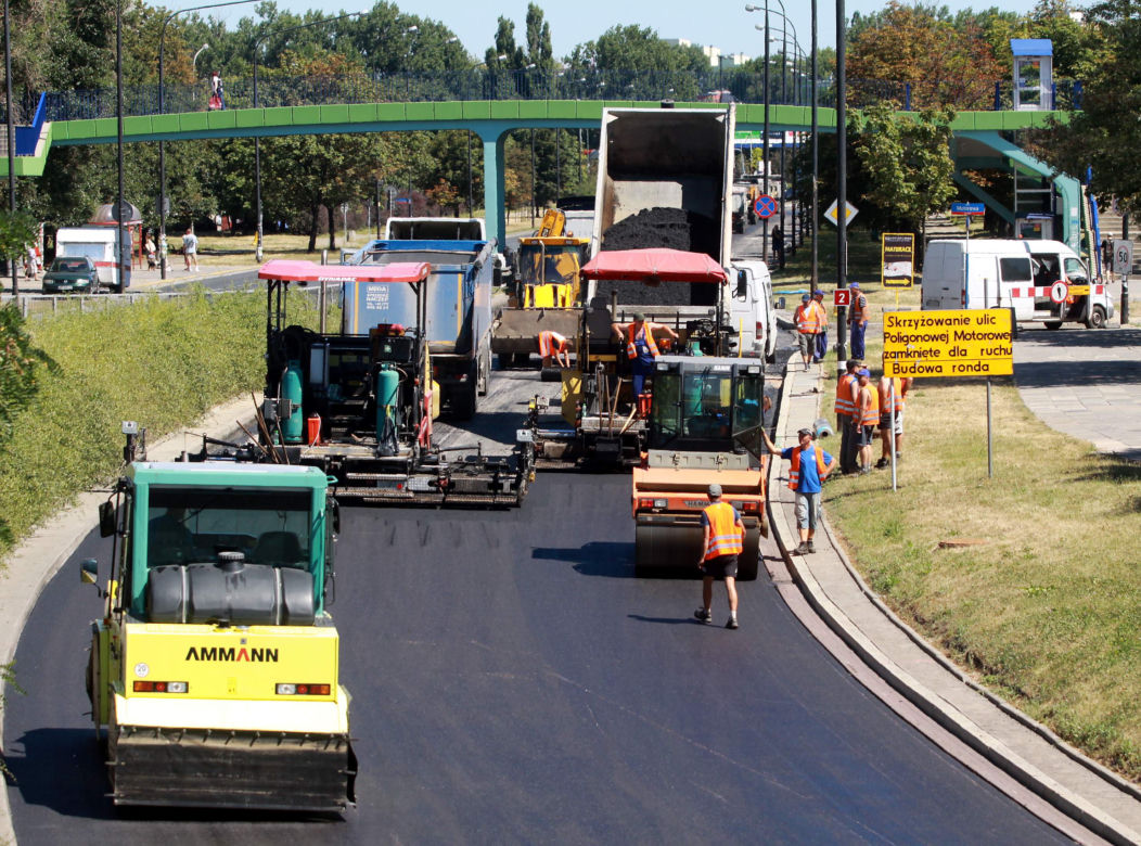 Warszawa ulica Ostrobramska, frezowanie, remont, walec drogowy,