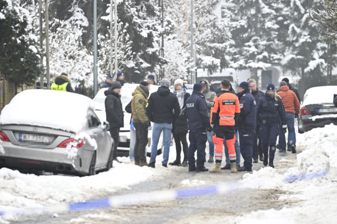 Zwłoki małżeństwa na Targówku. Świadkowie o szturmie antyterrorystów: "W życiu czegoś takiego nie widziałem"