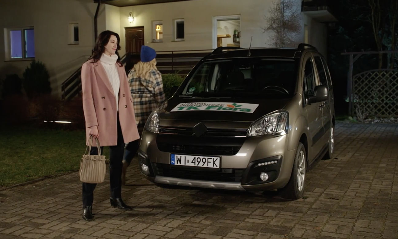 M jak miłość. Ola (Justyna Karłowska), Jagoda (Katarzyna Kołeczek)