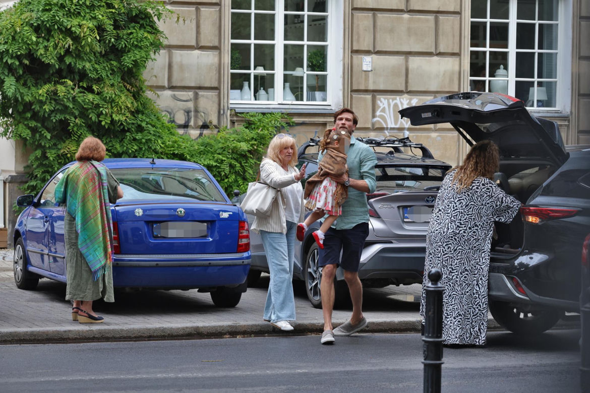 Zborowska i Wrona pokazali Jaśminę babciom