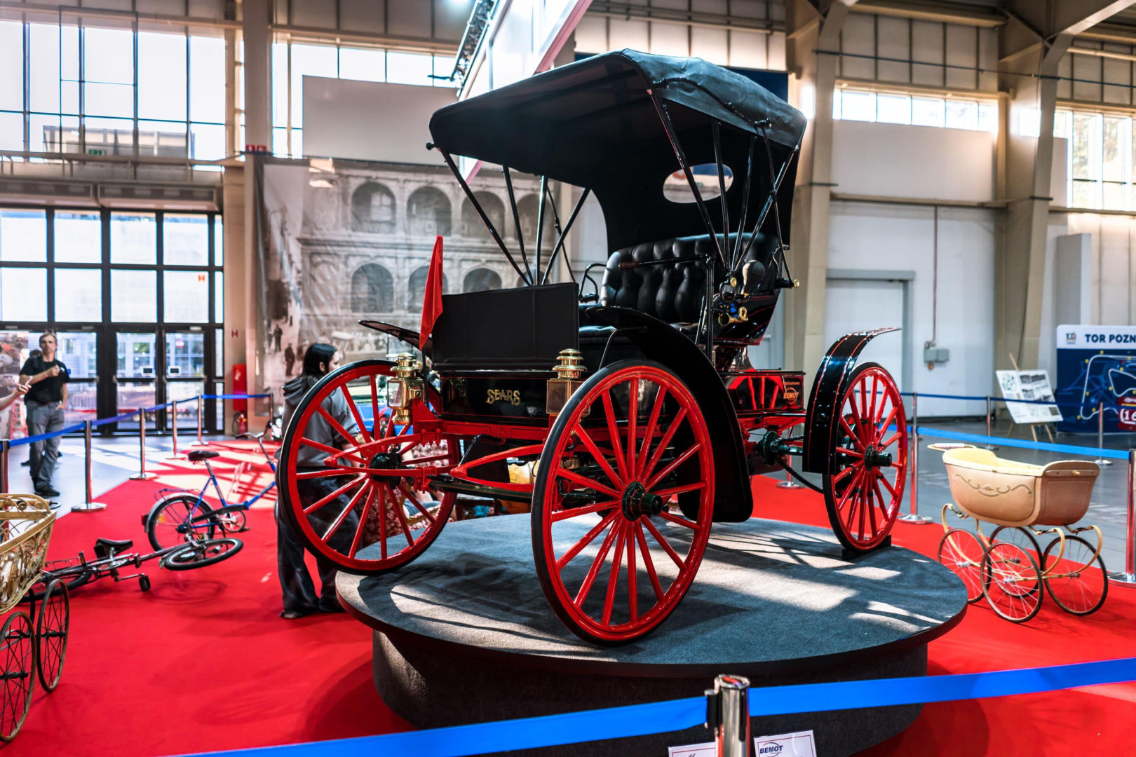 Święto klasyków na 10. Retro Motor Show w Poznaniu