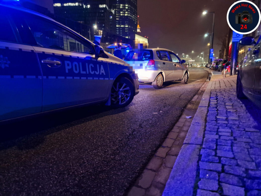 Wielki pościg w Warszawie. Naćpany Ukrainiec potrącił policjanta i rzucił się do ucieczki. „Przewiózł funkcjonariusza na masce kilkadziesiąt metrów”