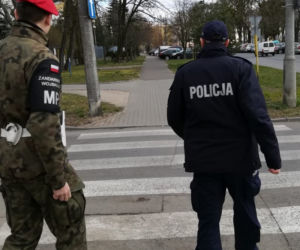 Wojsko ruszyło na ulice Torunia. Wspiera policję w działaniach 