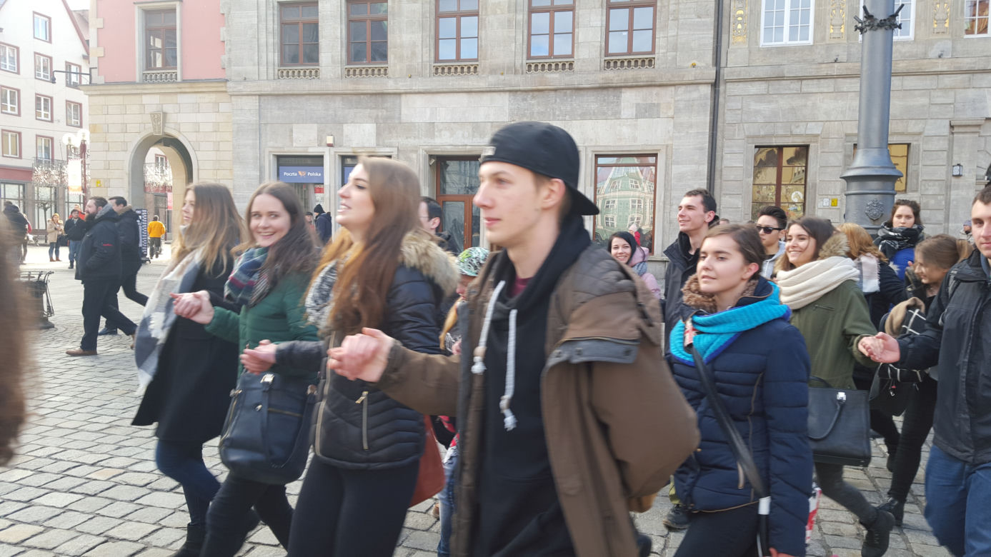Polonez dla Fredry z prowadzącymi popołudniowy program w Radiu ESKA