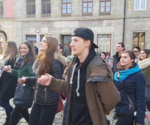 Polonez dla Fredry z prowadzącymi popołudniowy program w Radiu ESKA