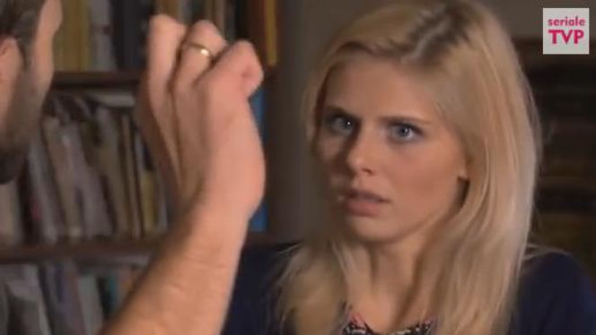 Barwy szczęścia odc. 1050. Iwona Korycka (Izabela Zwierzyńska), Alek (Krzysztof Wach)