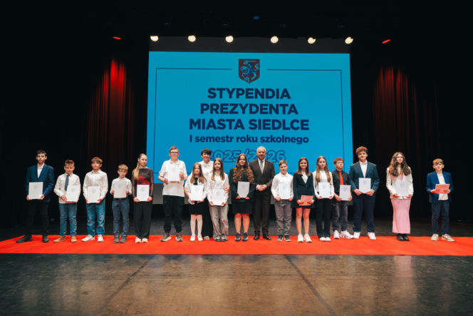 Najzdolniejsi uczniowie odebrali stypendia Prezydenta Miasta Siedlce