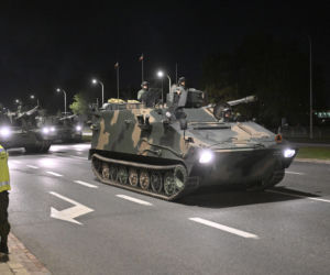 Nocna próba defilady wojskowej w Warszawie