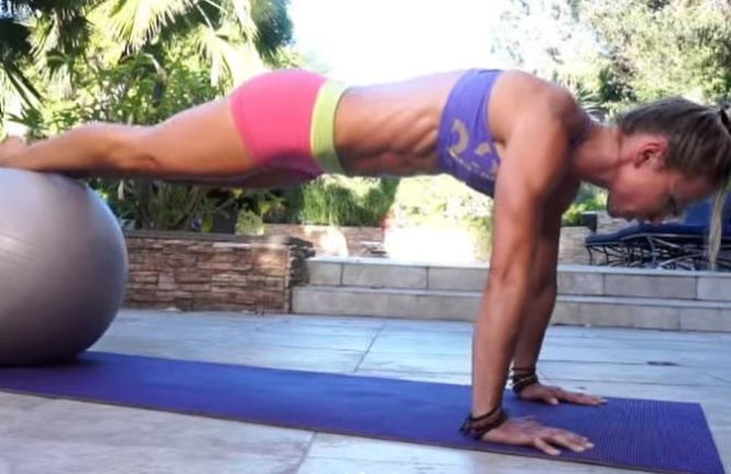 Zuzka Light - czeska Ewa Chodakowska