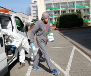 Kaliskie schronisko dla zwierząt wspiera DPS. Pracownicy przekazali niezbędny sprzęt