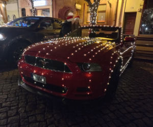 Świąteczny Zlot Amerykańskich Samochodów na Rynku w Lesznie