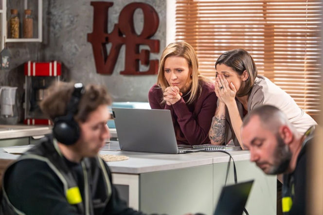 Pierwsza miłość, odcinek 4149. Marysia (Aneta Zając), Kinga (Aleksandra Zienkiewicz)