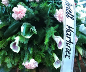 Tragedia w Salisbury. Zamordowane kobiety pochowane w Tarnowie. Grobu nie widać spod kwiatów